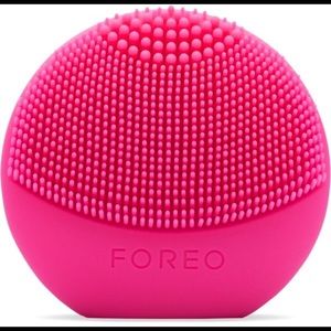 FOREO fofo in fuchsia